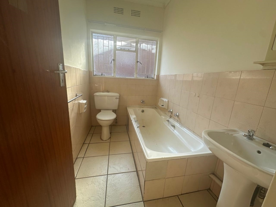 To Let 3 Bedroom Property for Rent in Geelhoutpark North West